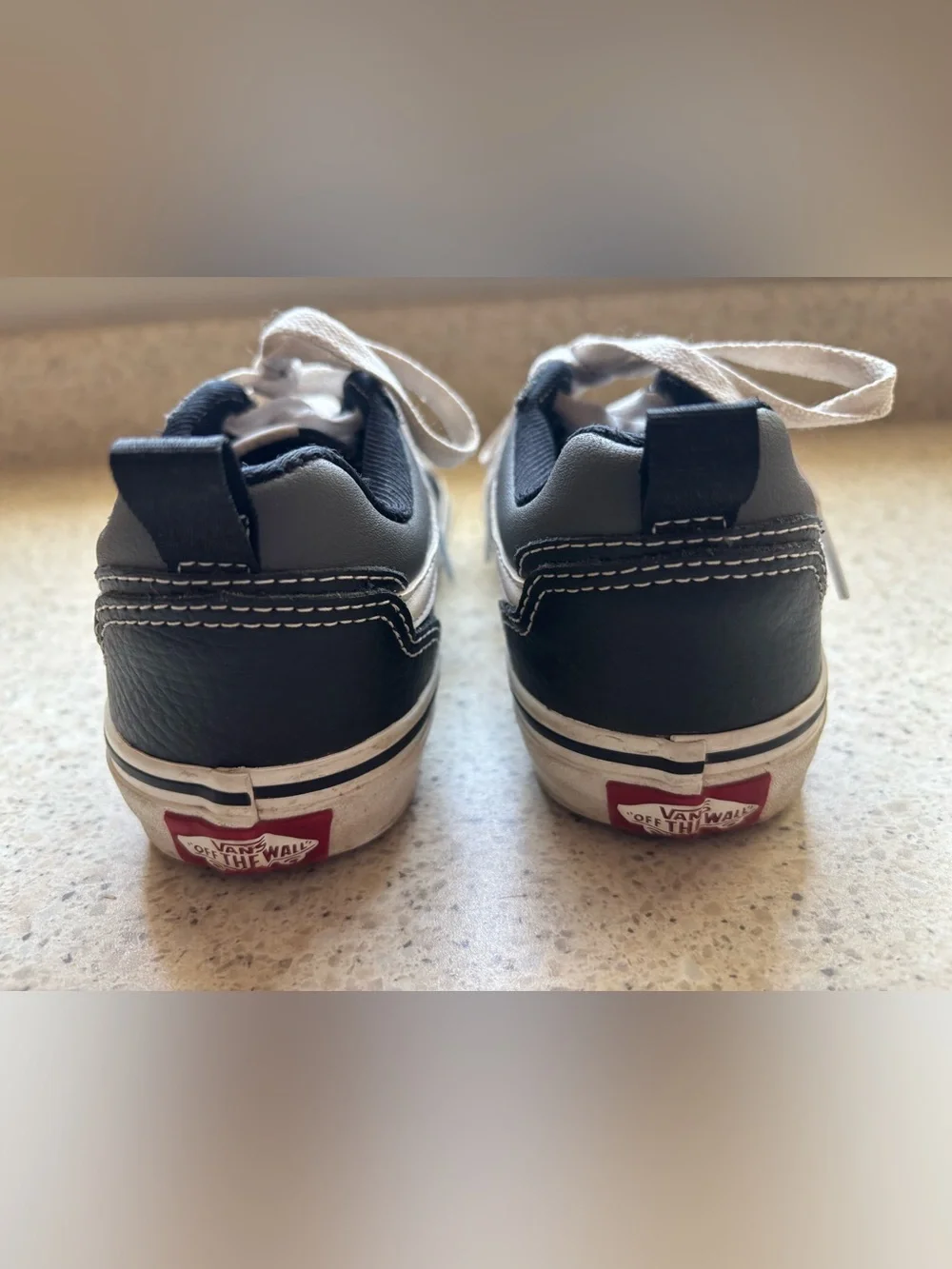 Vans - Kids Black Grey & White Athletic  Sneaker Shoe Kid Boys Size 2